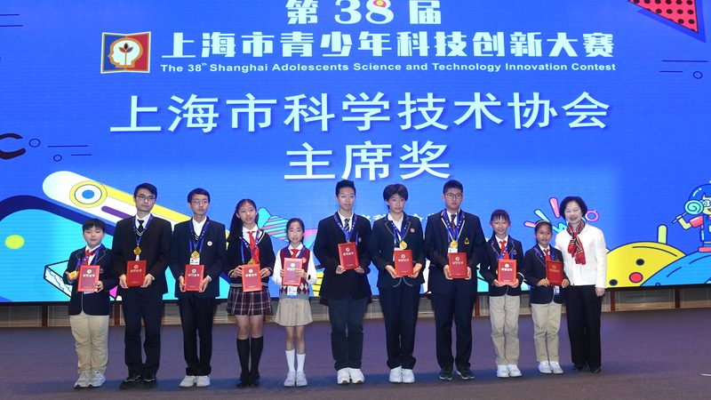 工业互联网平台：构建智能生产的基石**